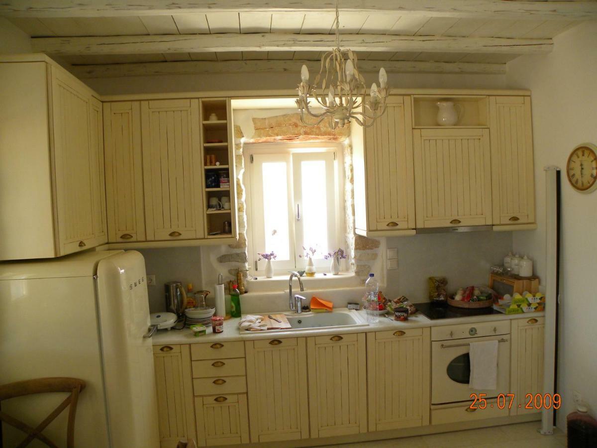 Villa Petradi อัมเบลาส ภายนอก รูปภาพ